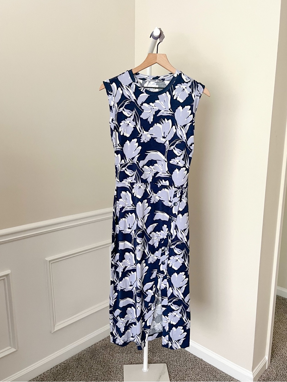 GREY STATE Luxe Jersey Chiara Dress Blue Lavender Floral Snap Midi Women’s Small
